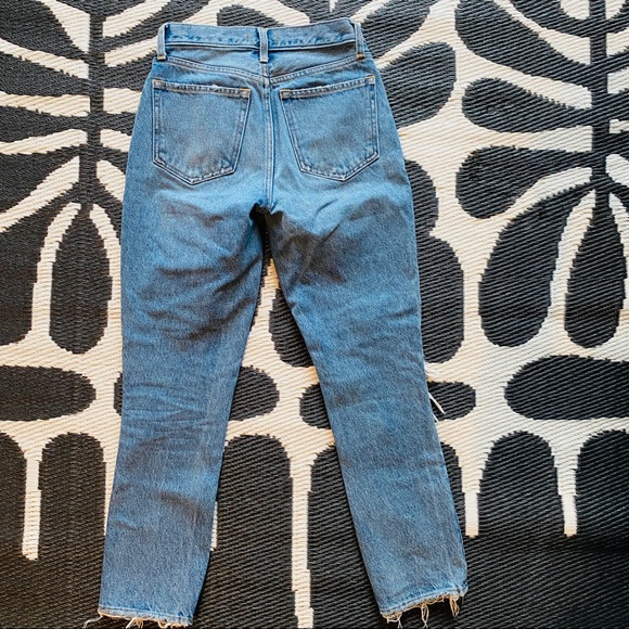 Abercrombie & Fitch • Ripped Mom Jeans - Picture 6 of 14